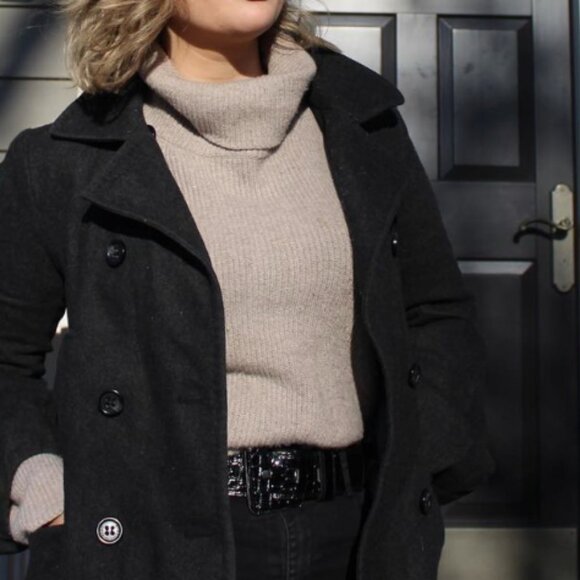 Turtle Neck Thick Sweater - Picture 3 of 4